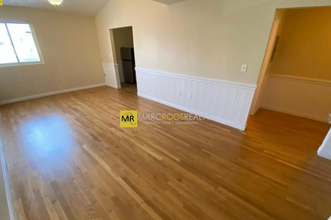 369 Dorchester St, Unit C5 in Boston, MA - Building Photo - Building Photo