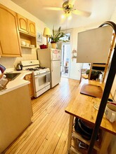 1041 W Grand Ave in Chicago, IL - Building Photo - Building Photo
