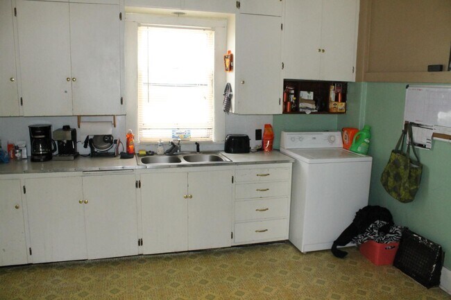 415 E Clark St in Vermillion, SD - Building Photo - Building Photo