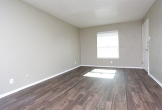 The Avery Apartments in Bedford, TX - Building Photo - Interior Photo