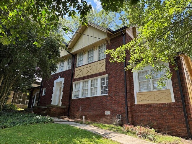 property at 46 Delmont Dr NE