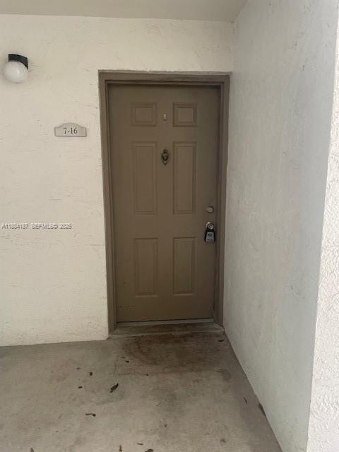 560 S Park Rd in Hollywood, FL - Foto de edificio - Building Photo