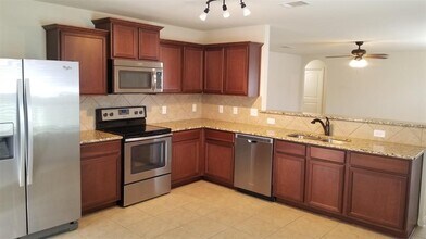 1616 Treeta Trail in Kyle, TX - Building Photo - Building Photo