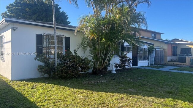 134 SW 61st Ave in Miami, FL - Building Photo - Building Photo