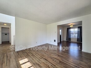 992 S Palmetto St in Cornelius, OR - Building Photo - Building Photo