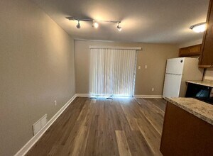 1390 Lincoln Dr, Unit A in Monaca, PA - Foto de edificio - Building Photo