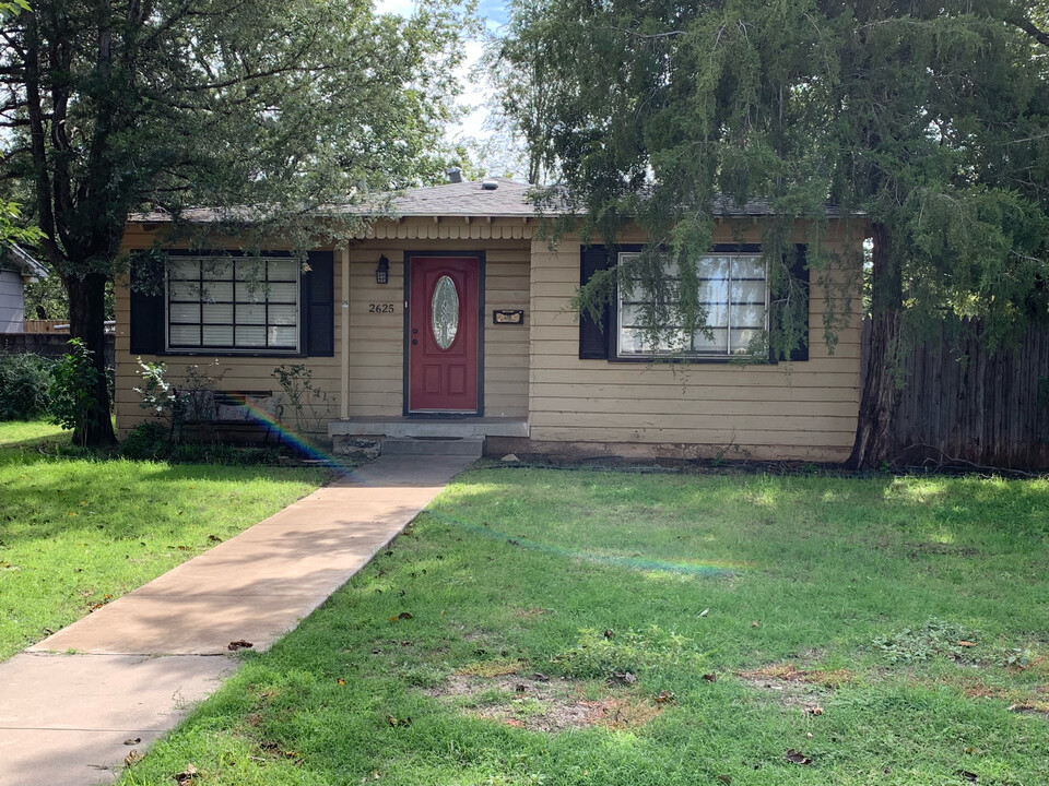 2625 28th St in Lubbock, TX - Building Photo