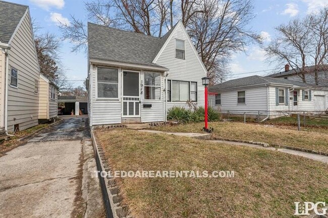 1918 Fairfax Rd in Toledo, OH - Building Photo - Building Photo