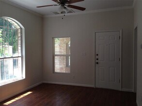 2406 Willow St in Austin, TX - Building Photo - Building Photo
