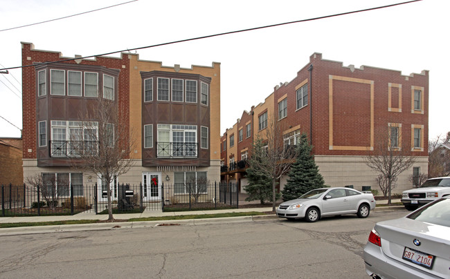 2442-2456 W Fletcher St in Chicago, IL - Building Photo - Building Photo