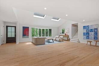 10 Bowman Dr in Greenwich, CT - Building Photo - Building Photo