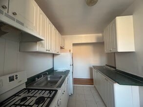 3404 76th St, Unit 3 in Jackson Heights, NY - Building Photo - Building Photo