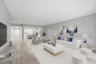 Glens of Bloomfield in Bloomfield Hills, MI - Building Photo - Building Photo