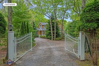 5 Van Scoys Path E in East Hampton, NY - Foto de edificio - Building Photo