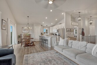 5473 Makalu Dr in Colorado Springs, CO - Foto de edificio - Building Photo