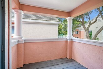 1055 Crystal Way in Delray Beach, FL - Foto de edificio - Building Photo