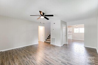 4027 Bearwood Ave in Charlotte, NC - Building Photo - Building Photo