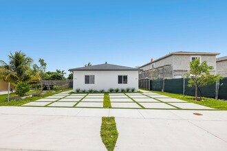 11240 SW 187th St in Miami, FL - Foto de edificio - Building Photo