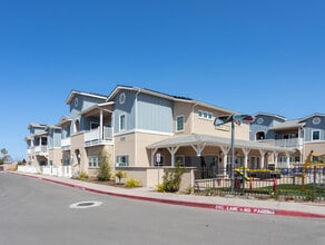 Guadalupe Court Apartments in Guadalupe, CA - Building Photo - Building Photo