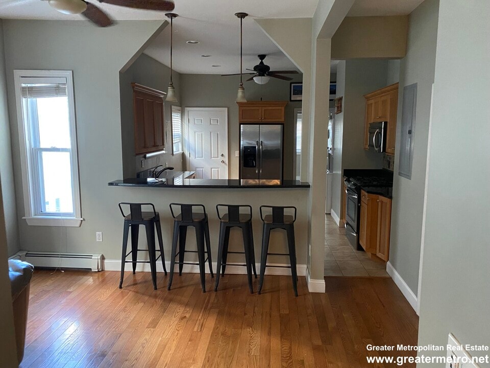 594 E 4th St, Unit 2 in Boston, MA - Building Photo