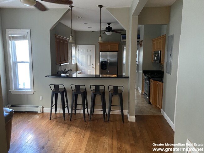 594 E 4th St, Unit 2