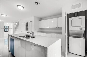 1233 NW 9th Ave in Homestead, FL - Building Photo - Building Photo