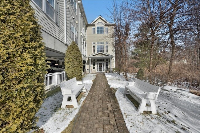 353 Chappaqua Rd in Briarcliff Manor, NY - Building Photo - Building Photo