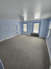 10 N Lake St in Litchfield, CT - Foto de edificio - Building Photo