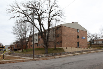 Russell Arms Apartments in Sauk Rapids, MN - Building Photo - Building Photo