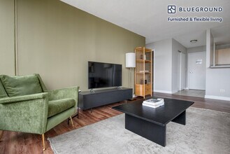 1212 S Michigan Ave in Chicago, IL - Building Photo - Building Photo