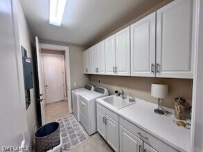 2547 Marquesa Royale Ln in Naples, FL - Building Photo - Building Photo