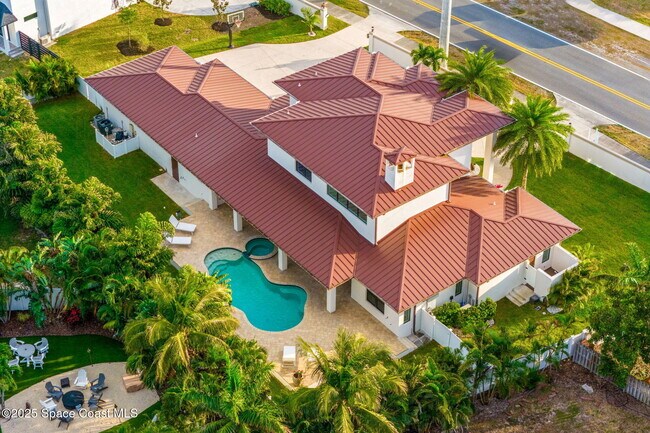 2355 N Riverside Dr in Melbourne, FL - Building Photo - Building Photo