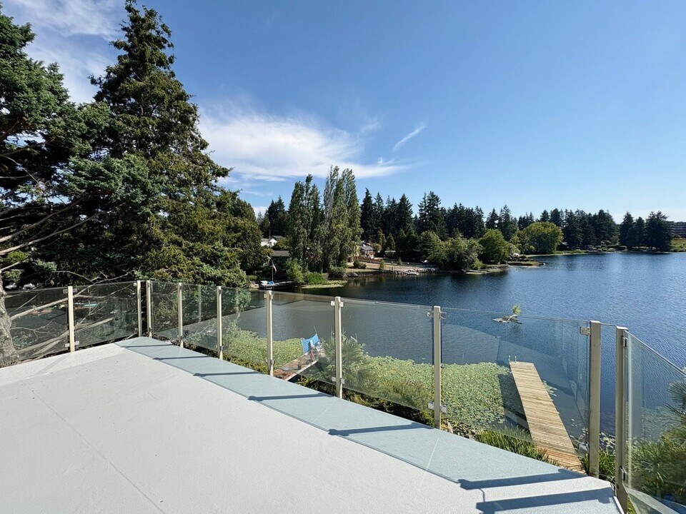 13446 Greenwood Ave N in Seattle, WA - Building Photo