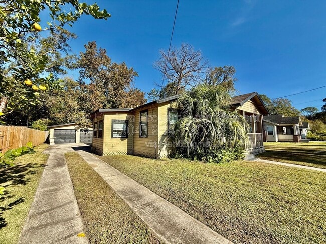 property at 625 Meteor St