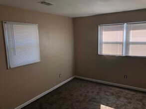 1706 Riverside Ct NE, Unit A in Conyers, GA - Foto de edificio - Building Photo