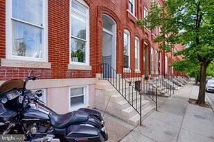 1729 Guilford Ave in Baltimore, MD - Building Photo
