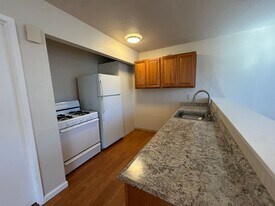 75 E 2nd St in Morgan Hill, CA - Building Photo