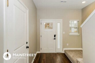 2051 Paddle Wheel Dr in Jeffersonville, IN - Building Photo - Building Photo