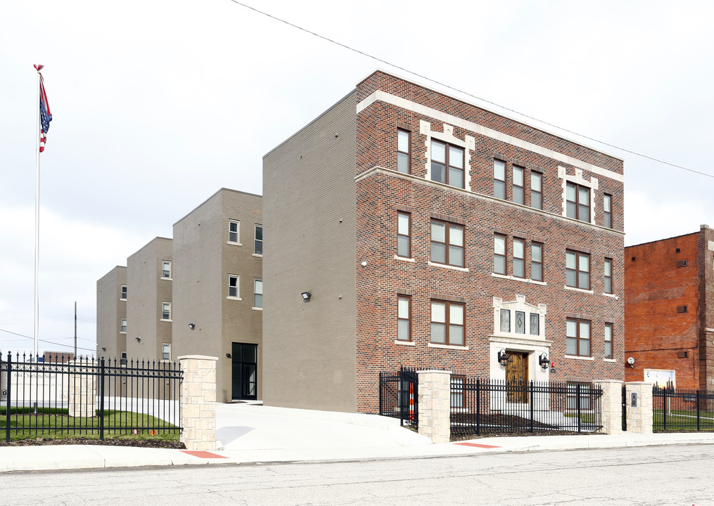 Charlotte Apartments in Detroit, MI - Building Photo