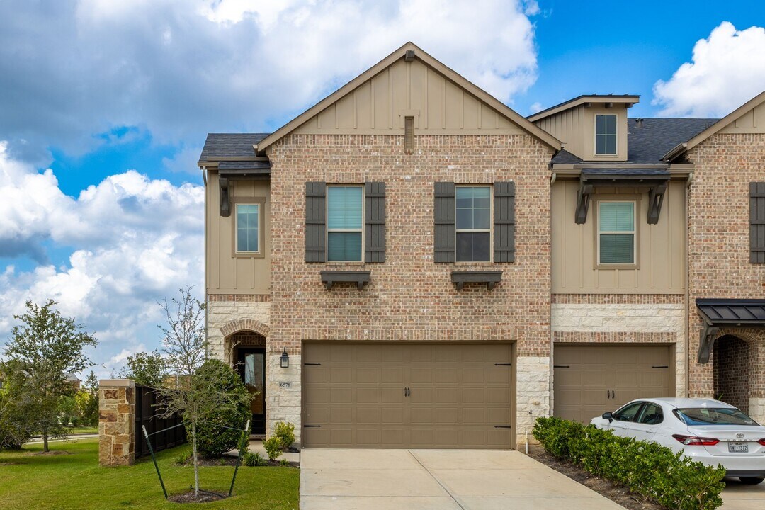6578 Scarlet Pond Ln in Fulshear, TX - Foto de edificio