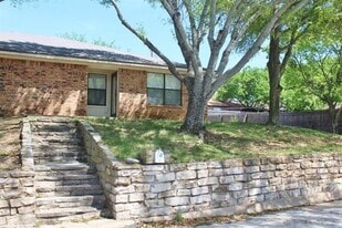 1111 Lynn St in Weatherford, TX - Building Photo