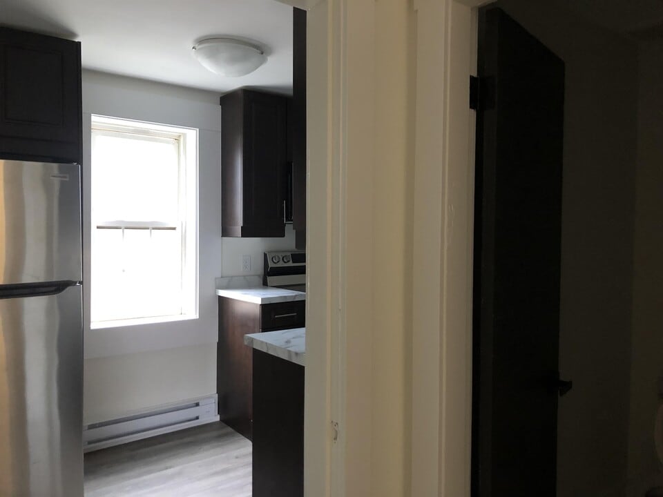 145 King St E in Saint John, NB - Building Photo