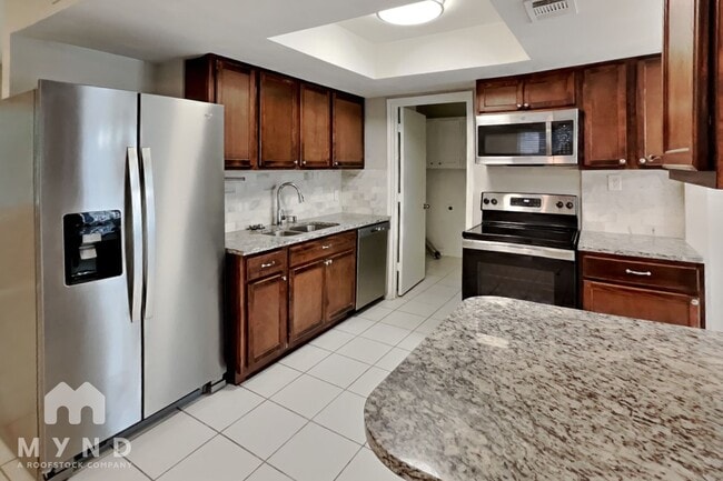 7413 Waterway Dr, Unit 1205 in Fort Worth, TX - Foto de edificio - Building Photo