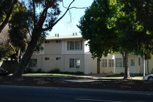 El Camino Apartments in Millbrae, CA - Building Photo