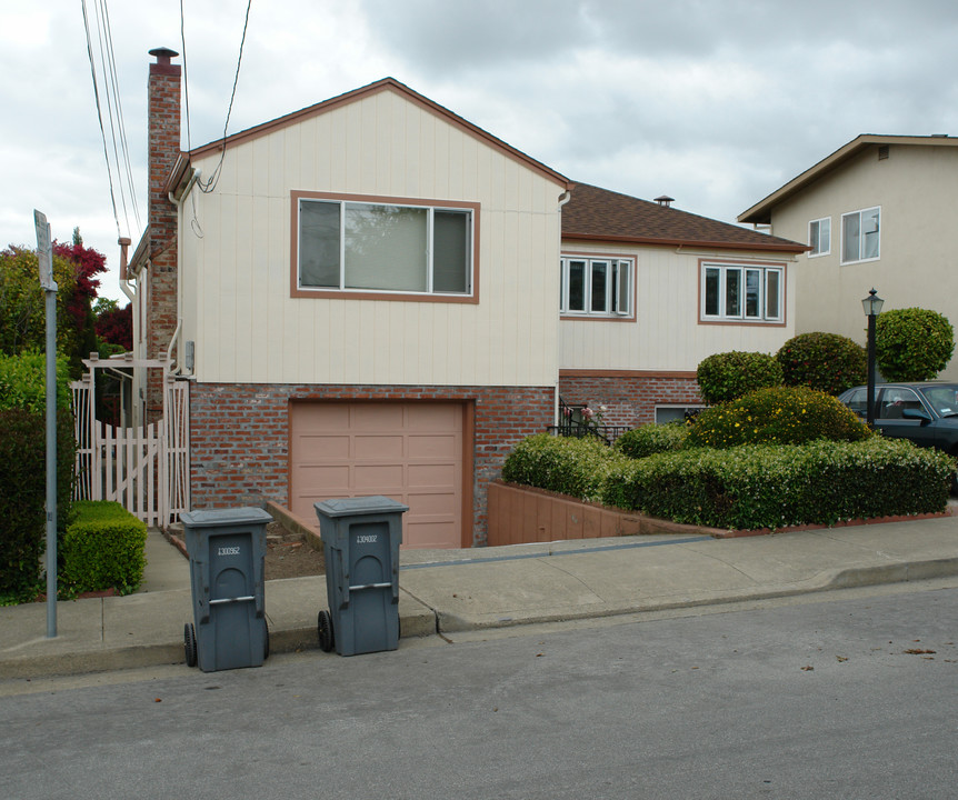 170 Lewis Ave in Millbrae, CA - Building Photo