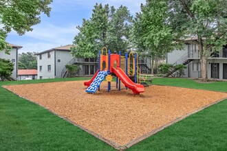 Harmony Plaza Apartments in Atlanta, GA - Building Photo - Building Photo