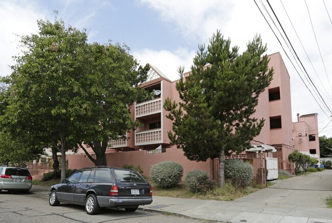 Rosewood Apartments in Berkeley, CA - Building Photo - Building Photo