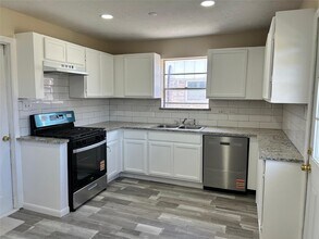 3822 Ebbtide Dr in Houston, TX - Building Photo - Building Photo