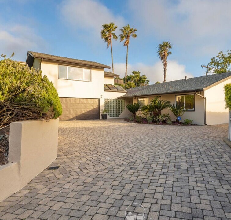 28068 Santona Dr in Rancho Palos Verdes, CA - Building Photo