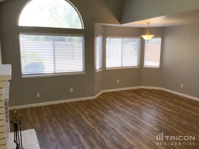 531 Robin Dr in Vacaville, CA - Foto de edificio - Building Photo